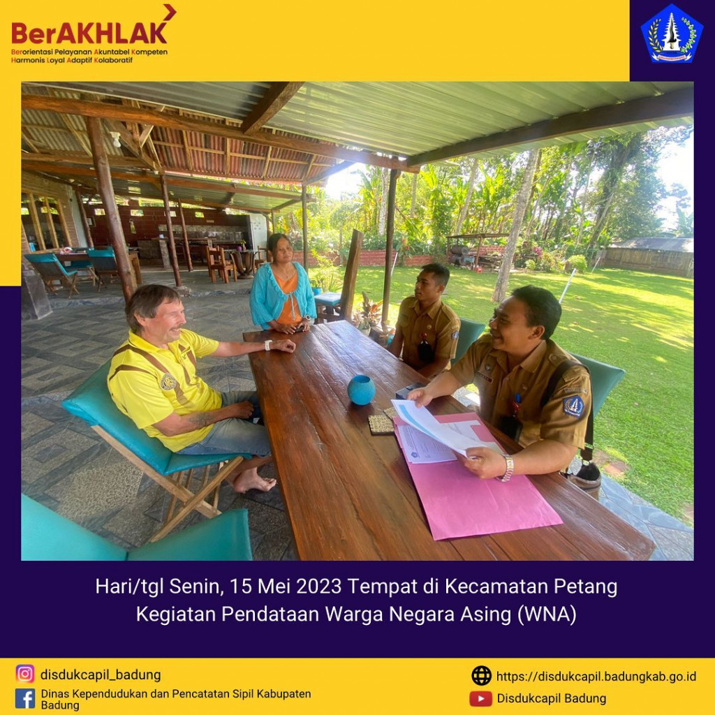 Tim Go Laying Adminduk Melaksanakan Pendataan Warga Negara Asing (WNA) di Kecamatan Petang