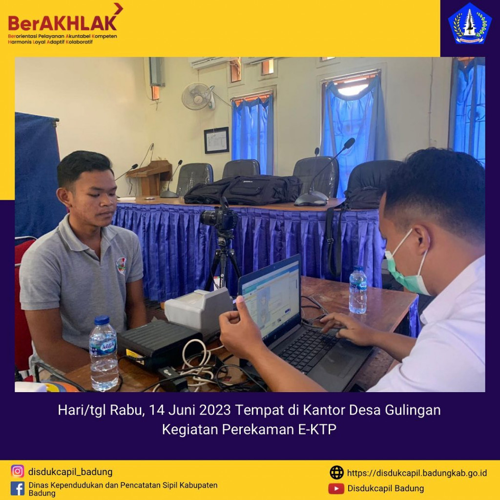 Tim Go Laying Adminduk Melaksanakan Jemput Bola Perekaman E-KTP di Kantor Desa Gulingan