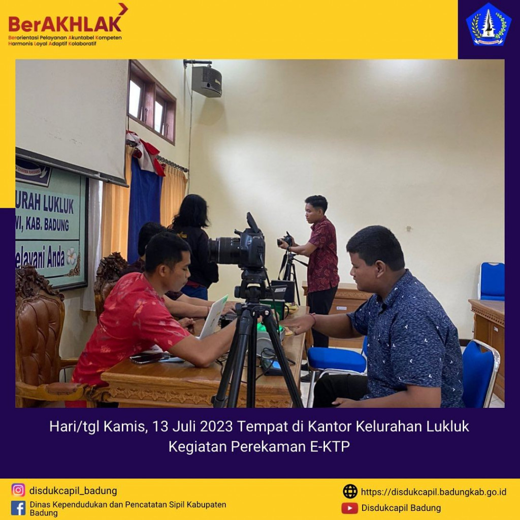 Tim Go Laying Adminduk Melaksanakan Jemput Bola Perekaman E-KTP di Kantor Kelurahan Lukluk