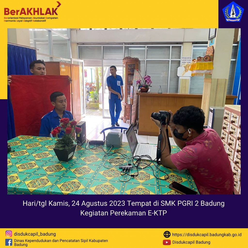 Tim Go Laying Adminduk Melaksanakan Jemput Bola Perekaman E-KTP di SMK PGRI 2 Badung