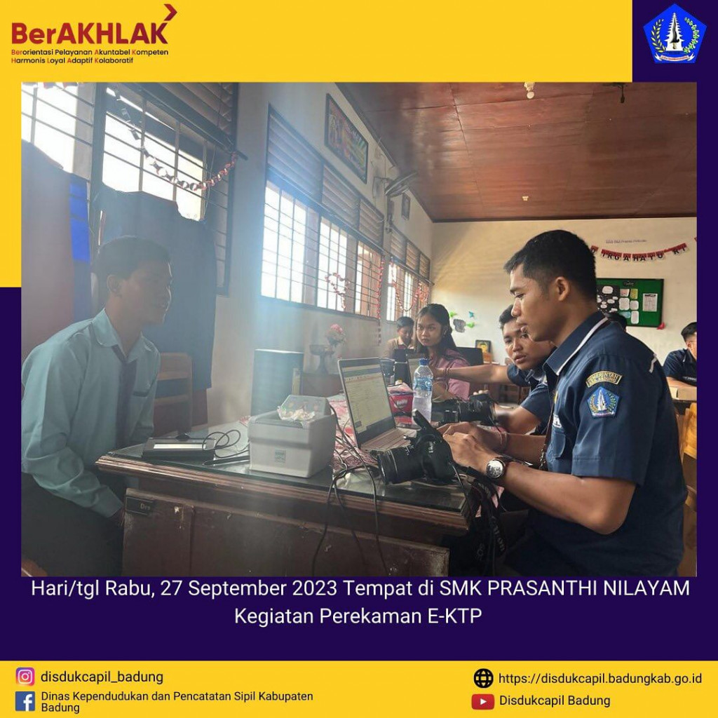 Tim Go Laying Adminduk Melaksanakan Jemput Bola Perekaman E-KTP di SMK Prasanthi Nilayam