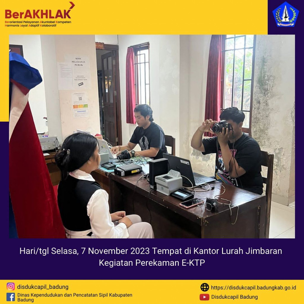 Tim Go Laying Adminduk Melaksanakan Jemput Bola Perekaman E-KTP di Kantor Lurah Jimbaran
