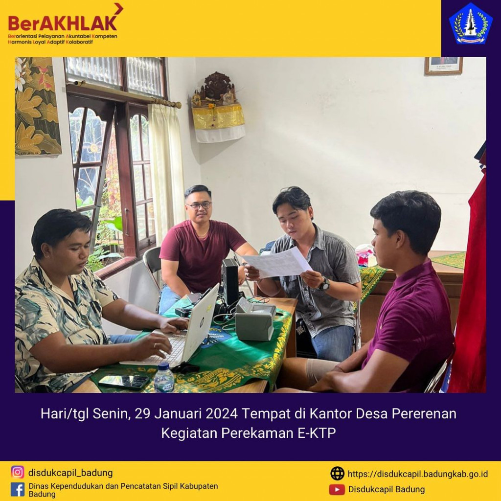 Tim Go Laying Adminduk Melaksanakan Jemput Bola Perekaman E-KTP di Kantor Desa Pererenan