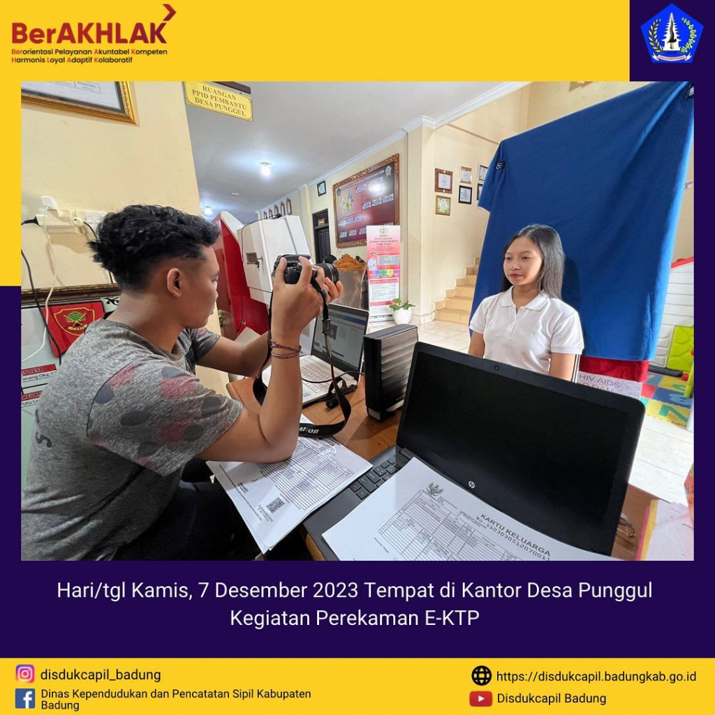 Tim Go Laying Adminduk Melaksanakan Jemput Bola Perekaman E-KTP di Kantor Desa Punggul