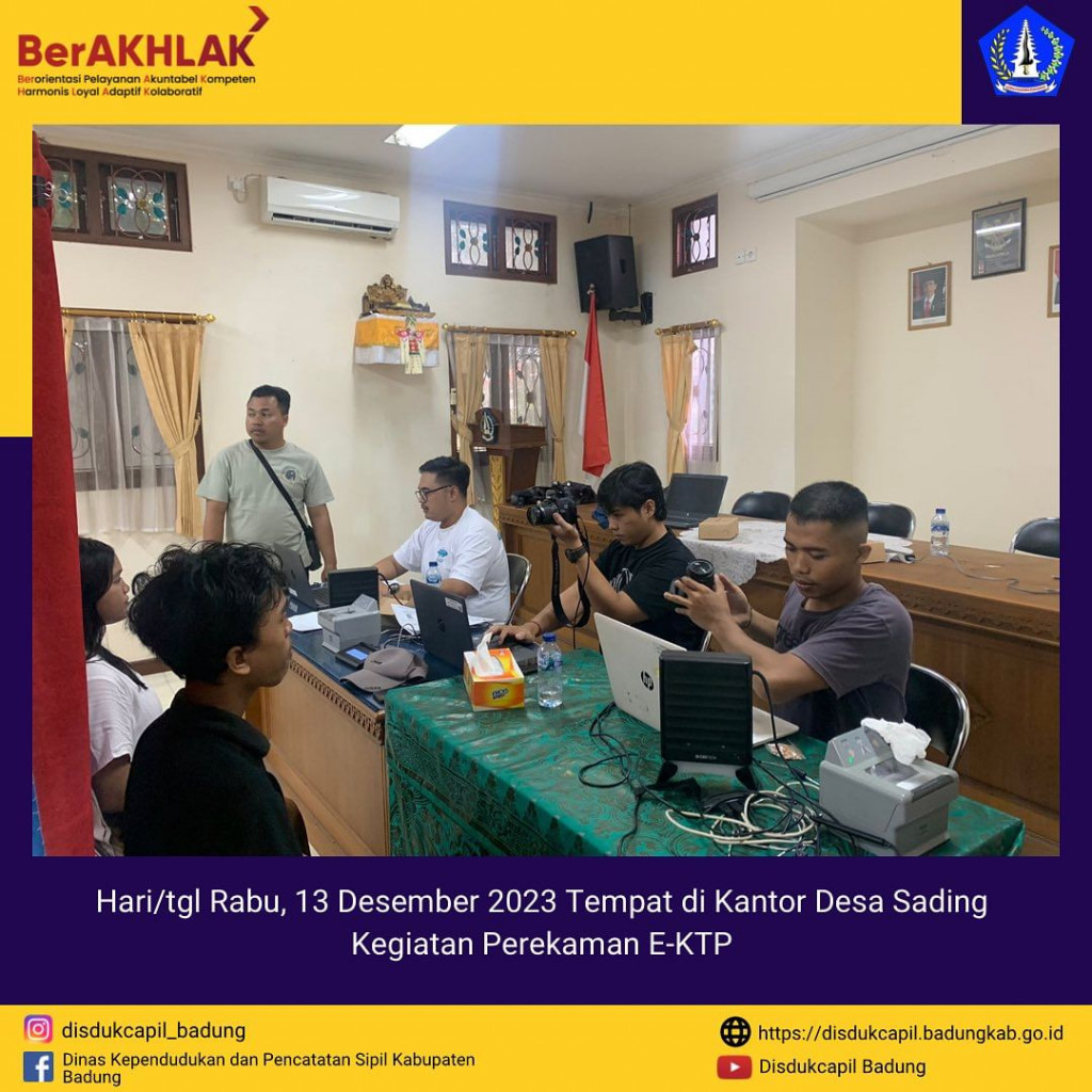 Tim Go Laying Adminduk Melaksanakan Jemput Bola Perekaman E-KTP di Kantor Desa Sading