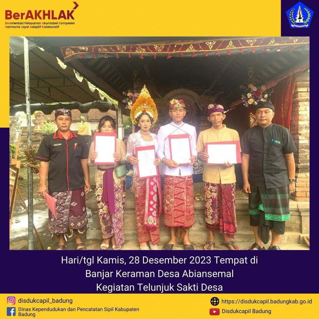 Tim Go Laying Adminduk Melaksanakan Program Telunjuk Sakti Desa di Banjar Keraman Desa Abiansemal