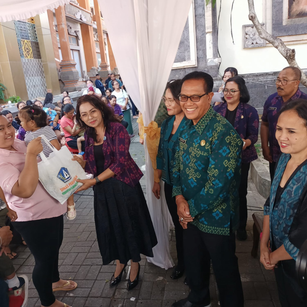 Dinas Perikanan Badung Distribusikan 200 Paket Olahan Ikan untuk Percepatan Penurunan Stunting di Kuta
