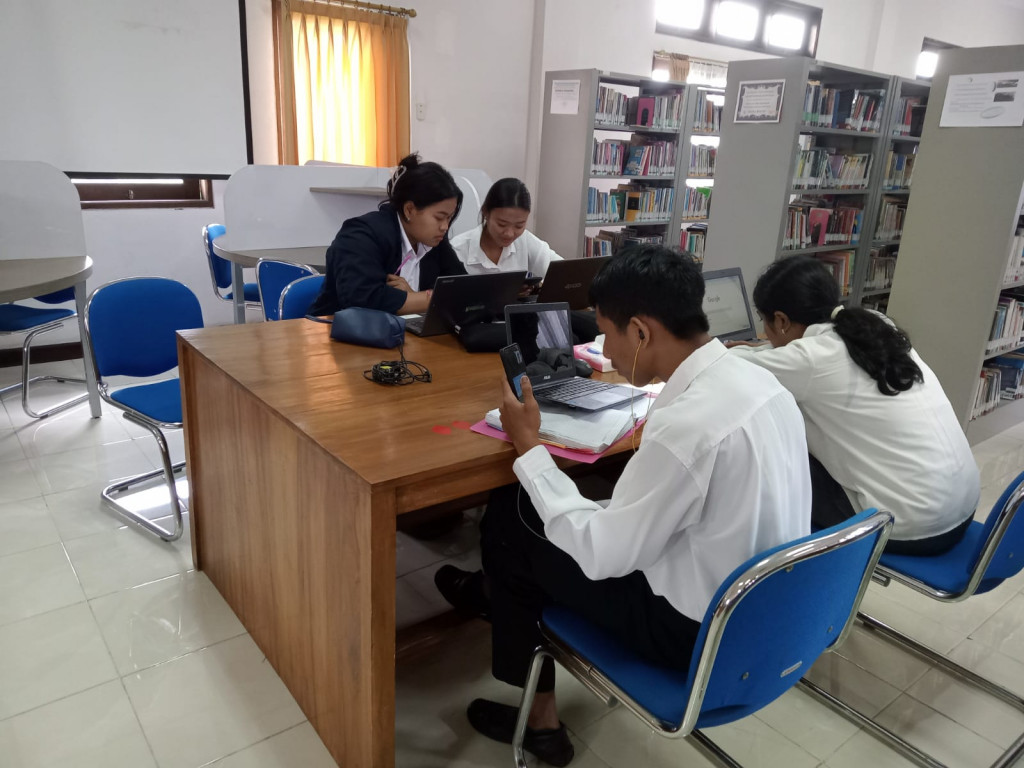 Kunjungan ke Perpustakaan Sebagai Pusat Informasi