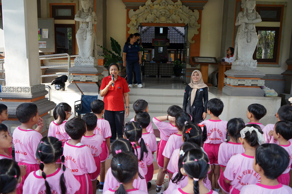 Kunjungan TK Dewi Kunti II Dalung ke Perpustakaan Sastramangutama Kabupaten Badung