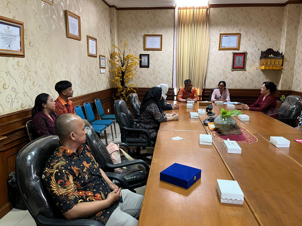 Diskerpus Badung Terima Kunjugan Dinas Kearsipan dan Perpustakaan Kab. Badung Barat