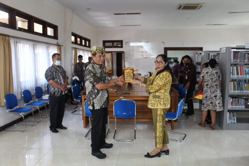 Kunjungan Study Tiru Dinas Perpustakaan dan Kearsipan Kabupaten Banyuwangi