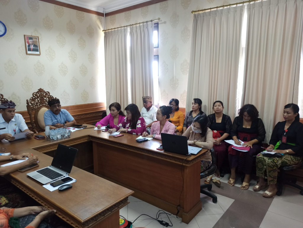 Pembinaan Kearsipan dan Srikandi.