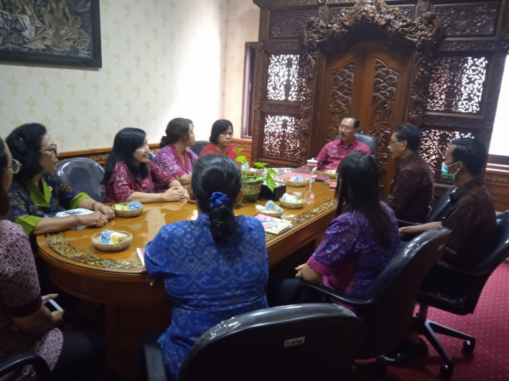 Pembinaan Kearsipan dan Aplikasi Srikandi.