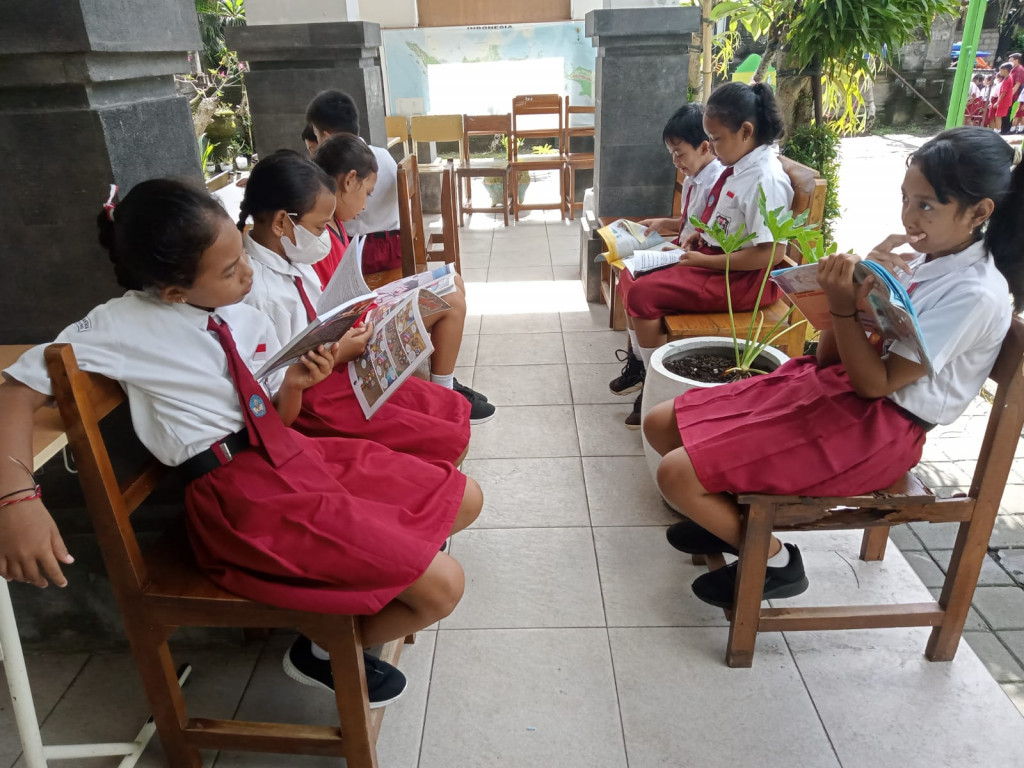 Tingkatkan Literasi Pelajar Dengan Perpustakaan Keliling