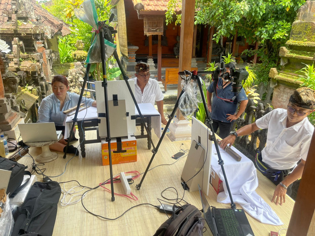 Diskerpus Kab. Badung mendampingi Perpusnas RI melaksanakan Preservasi dan Alih Media Digital