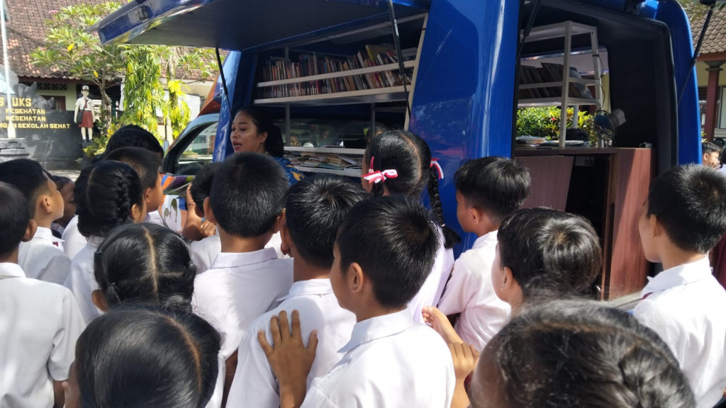 Giat hari ini,pelaksanaan Layanan Perpustakaan Keliling di SDN 2 Buduk