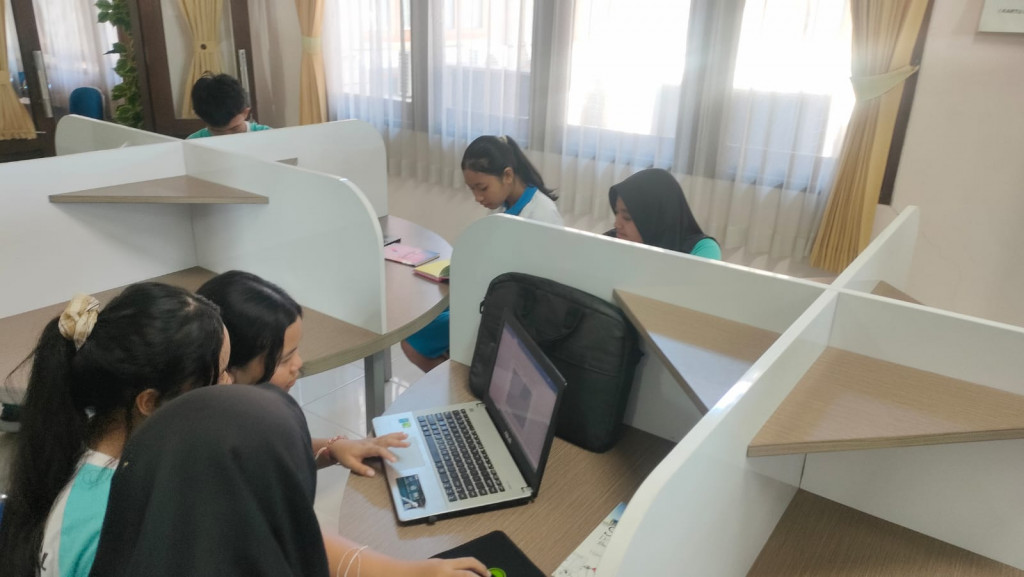 Kunjungan Siswa Ke Perpustkaan Sastramangutama  Kabupaten Badung