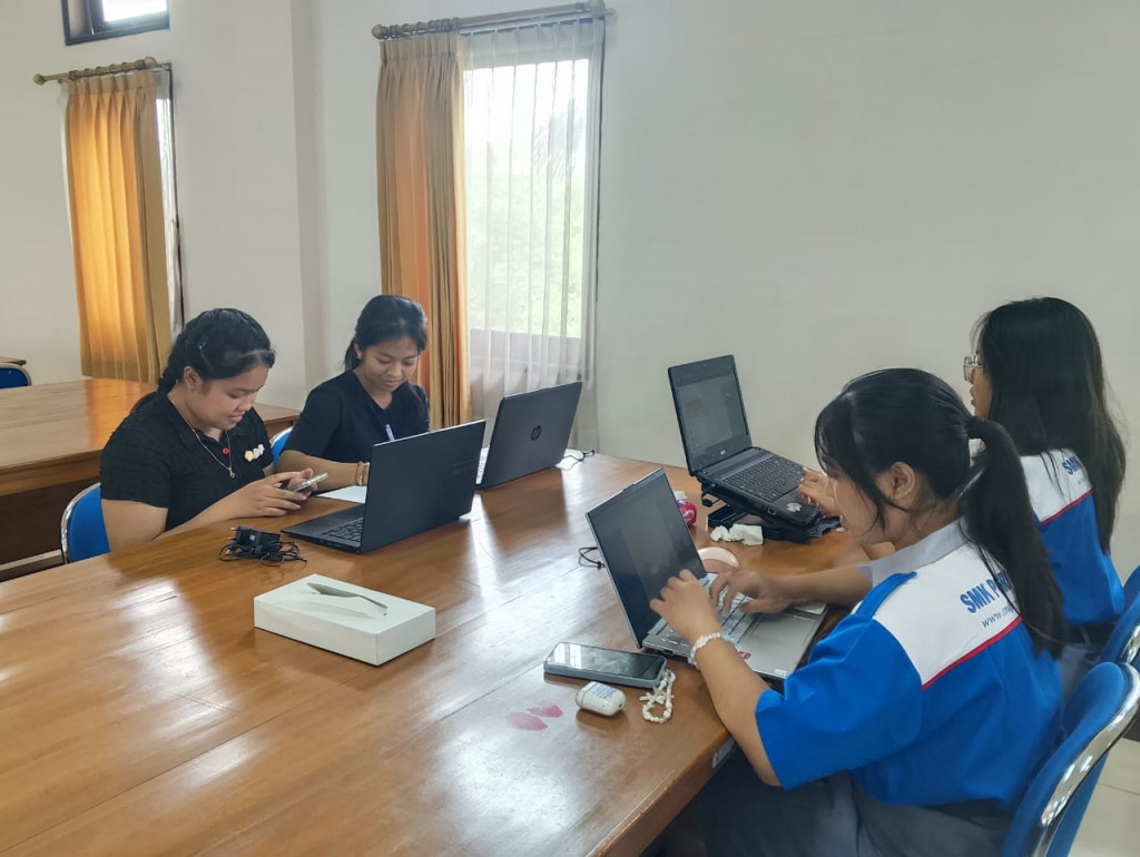 Kunjungan Ke Perpustakaan Sebagai Pusat Informasi