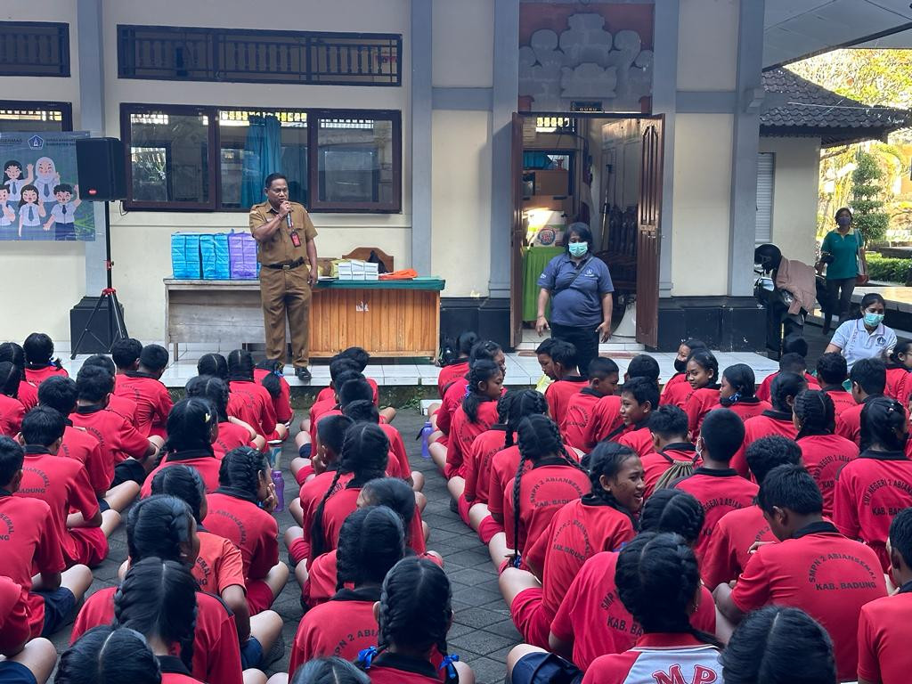 AKSI BERGIZI SMPN 2 ABIANSEMAL