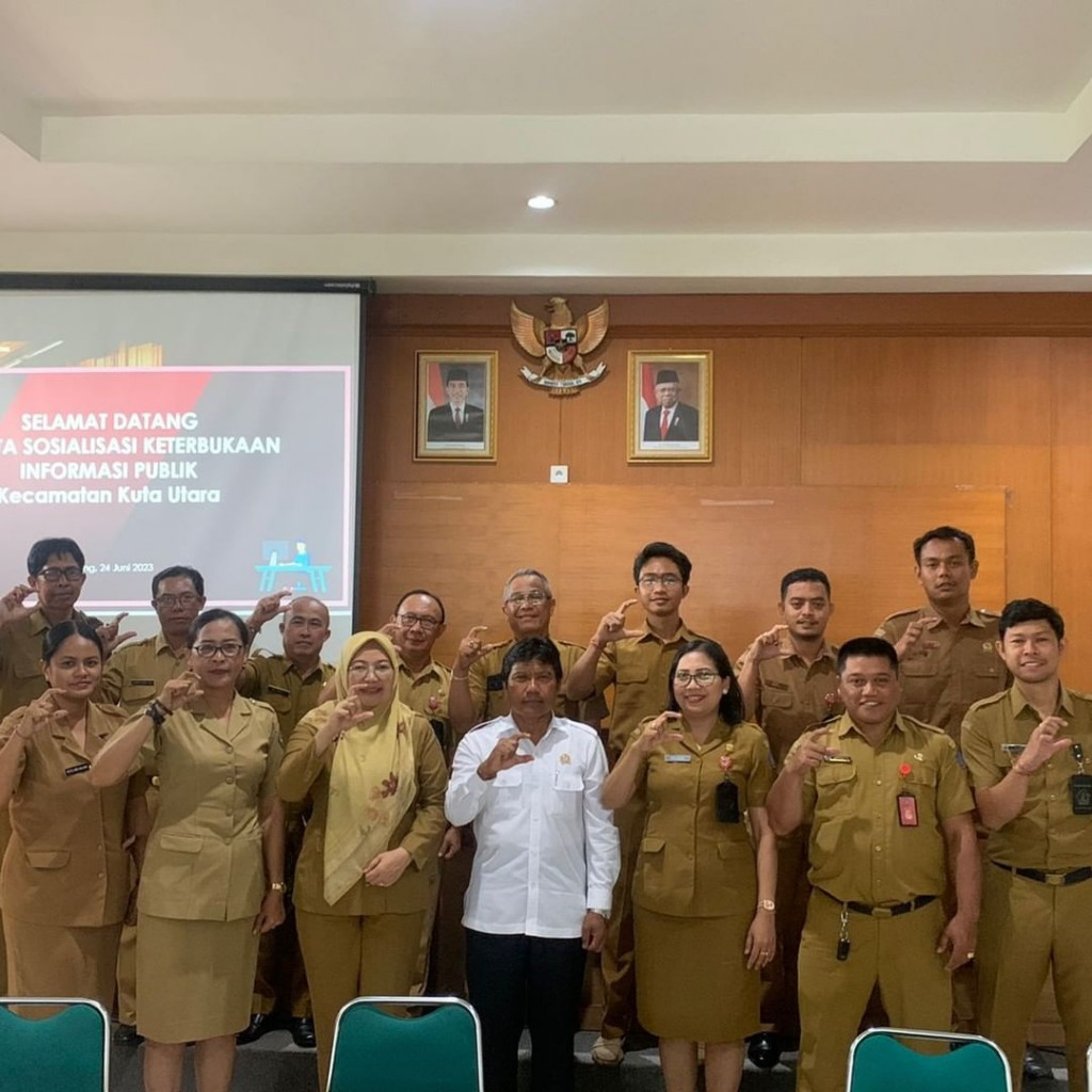 Dinas Komunikasi dan Informatika Kabupaten Badung melaksanakan Sosialisasi Keterbukaan Informasi Publik di Kecamatan Kuta Utara, yang diadakan di Kantor Desa Tibubeneng