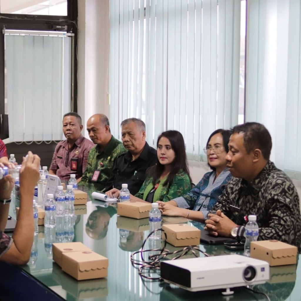 Kunjungan Kerja Dalam Rangka Menjalin Kemitraan Dengan ITB STIKOM Bali
