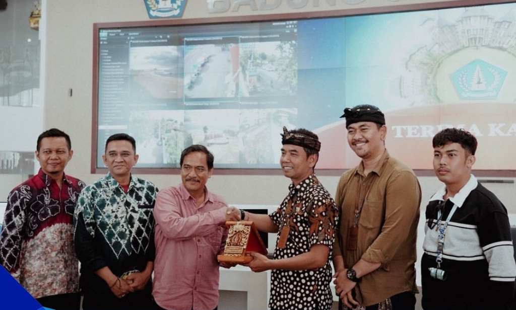 Kunjungan kerja Dinas Komunikasi, Informatika ,Statistik dan Persandian Kabupaten Banjar Martapura Kalimantan Terkait Wawasan Pengembangan Jurnalistik pada Media Publik