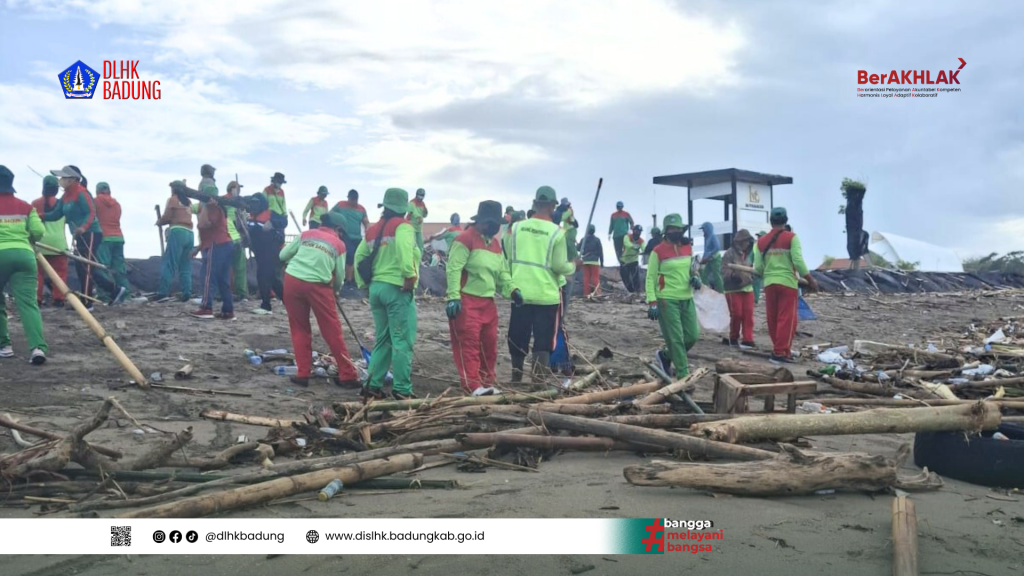 DLHK Badung Intensifkan Pembersihan Sampah Laut di Loloan Yeh Poh, Kuta Utara