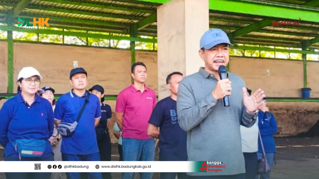 Plt. Kepala DLHK Kabupaten Badung Berikan Pengarahan Kepada Tenaga Kebersihan