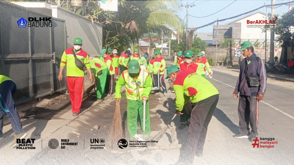 DLHK Badung Laksanakan Pembersihan Pasca Banjir Di Jl. Gelogor Carik, Perbatasan Badung- Denpasar