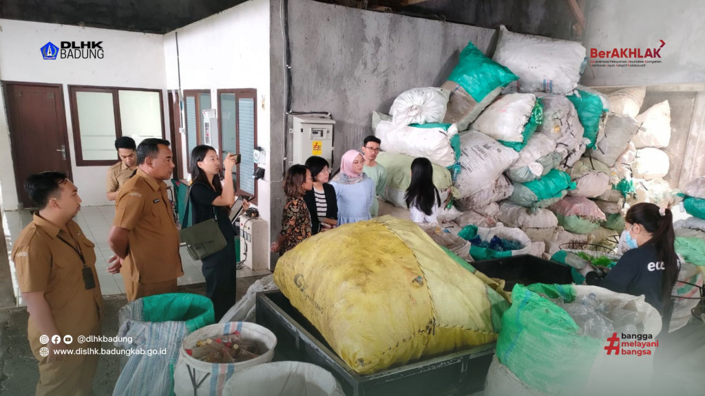 Dinas Lingkungan Hidup dan Kebersihan Kabupaten Badung dampingi Perwakian dari Korea Environment Corporation terkait Rencana Permohonan Kerjasama dalam Pengelolan Sampah Kota Terpadu