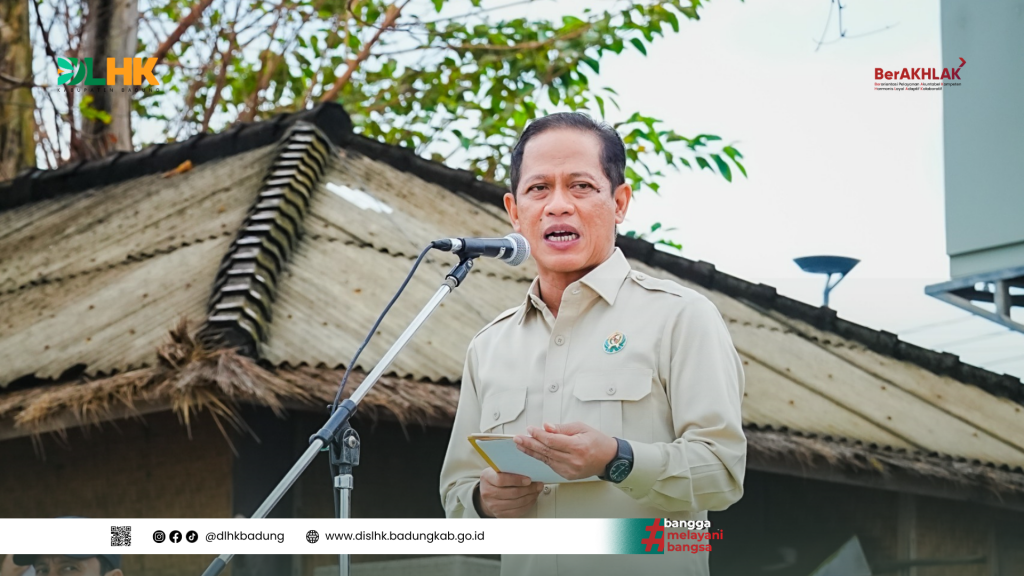 Mentri Lingkungan Hidup Memimpin Langsung Korve Aksi Bersih Sampah di Kawasan Pantai Jimbaran