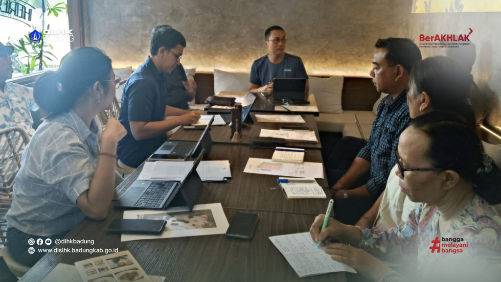 Dinas Lingkungan Hidup dan Kebersihan Kabupaten Badung melakukan Rapat Pembahasan Pengelolaan Sampah di TPST Mengwi Tani