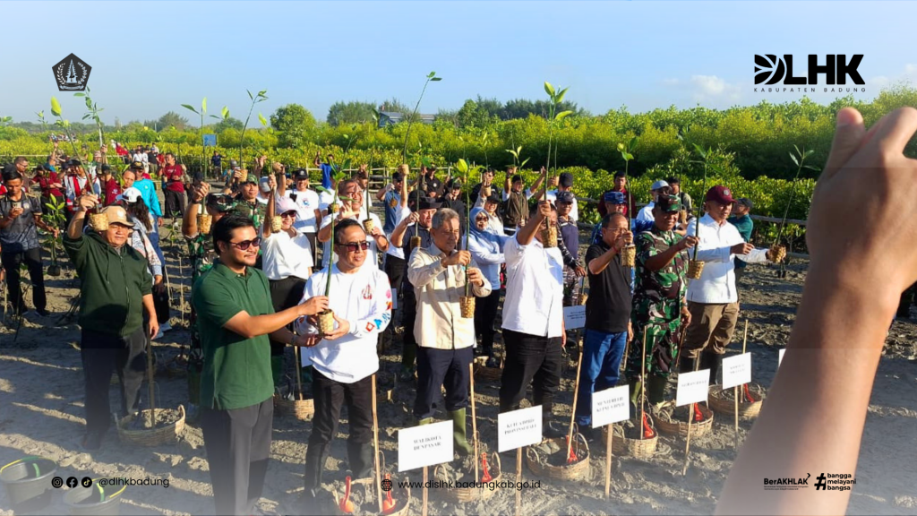 Menteri Lingkungan Hidup dan Gubernur Bali Pimpin Aksi Penanaman Mangrove di Tahura Ngurah Rai