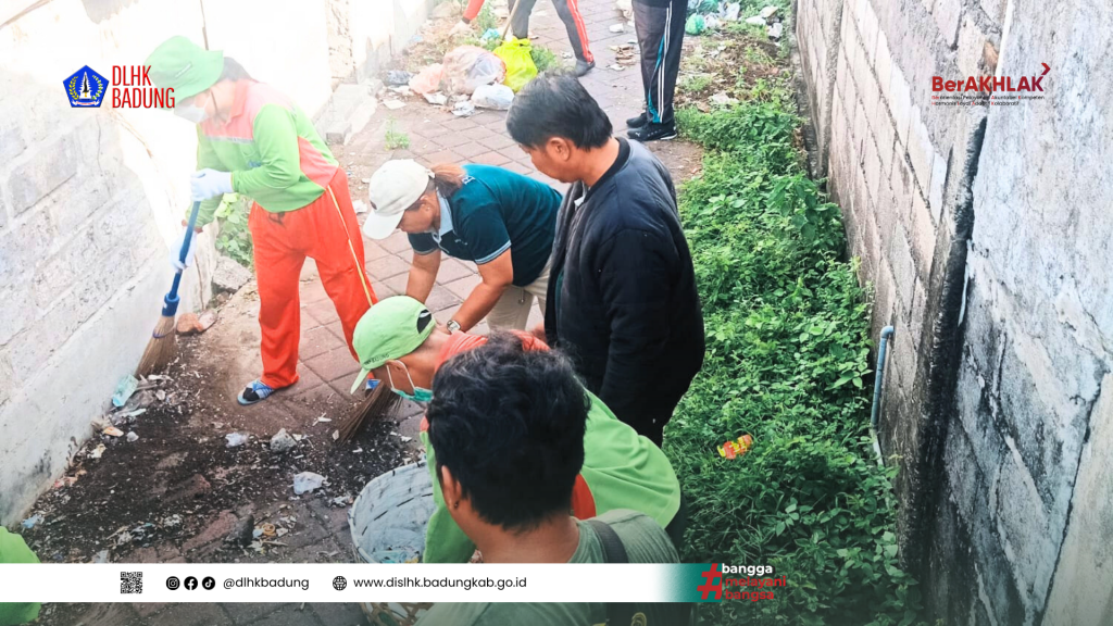 Dinas Lingkungan Hidup dan Kebersihan Kabupaten Badung Tindaklanjuti Penanganan Spot Sampah Liar di Jl. Br. Anyar, Kuta