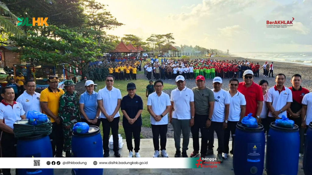 Bupati Badung Pimpin Langsung Korve Kebersihan Lingkungan Sekaligus Peninjauan Lapangan Bersama Direktorat Kepolisisan Perairan dan Udara Polda Bali