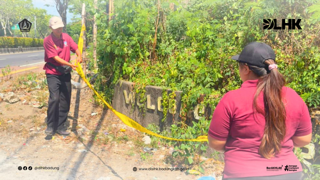 Pemasangan Garis PPLHD di Lokasi Dugaan Pembakaran Sampah, Puri Ratu Jimbaran