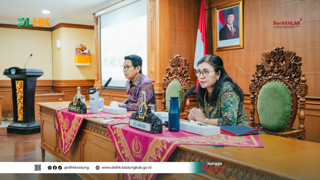 Plt. Kadis LHK Mendampingi Bupati Badung Dalam Rapat Koordinasi Jasa Pengangkutan Sampah di Kabupaten Badung