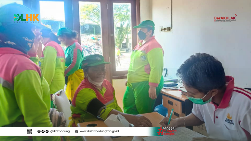 Pemeriksaan Kesehatan Gratis Tenaga Lapangan DLHK Badung Oleh Dinas Kesehatan Melalui Puskesmas Abiansemal II
