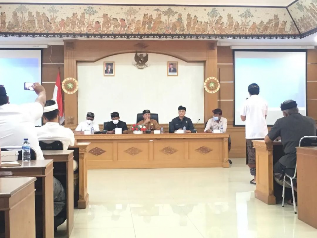 Sosialisasi Penataan Pantai Samigita di Ruang Rapat Kantor Camat Kuta