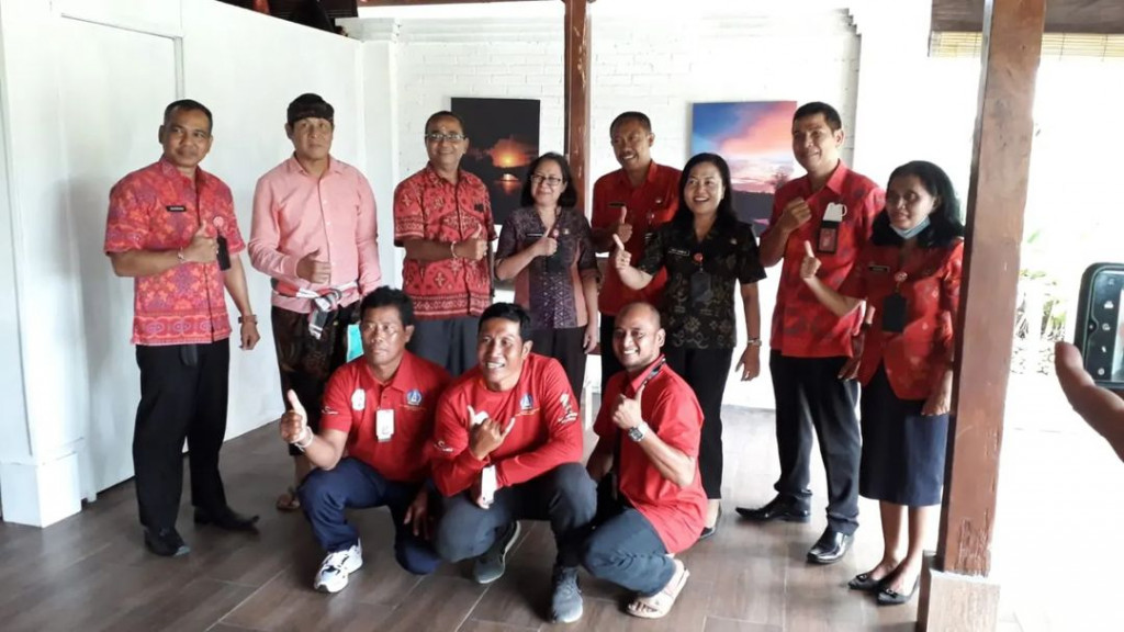 Menghadiri Undangan Serah Terima Uniform Berkenaan Dengan Rencana Pelaksanaan Event RipCurl Padang-padang 2022,