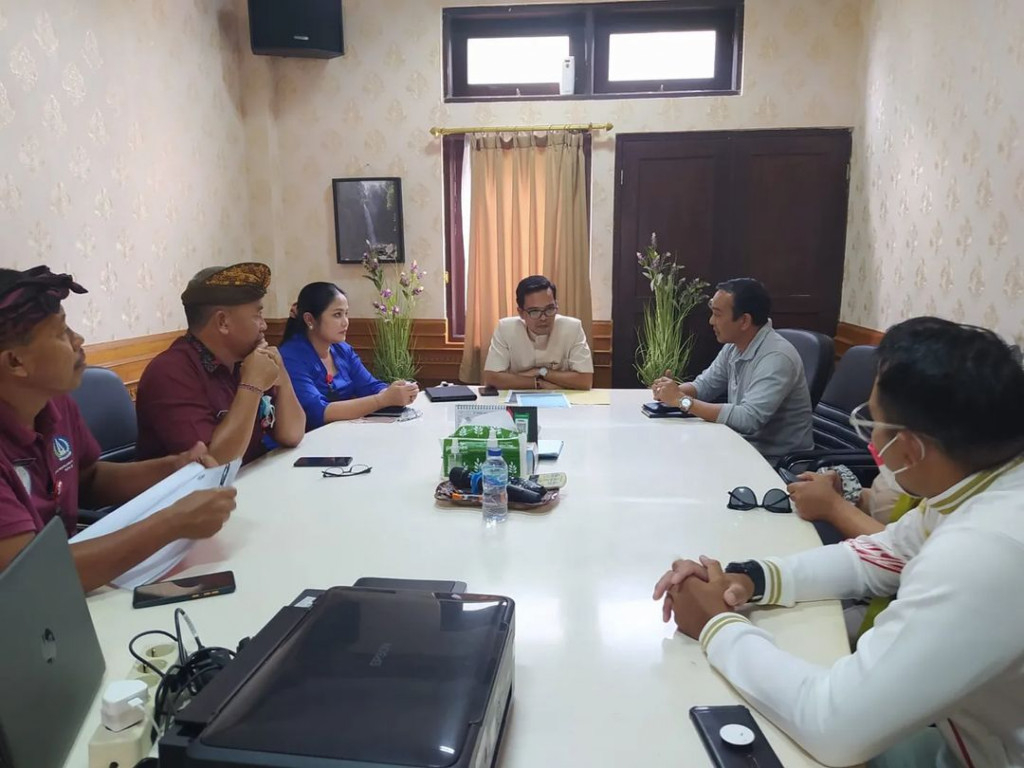 Kunjungan Pengurus Besar Persatuan Selancar Ombak Indonesia