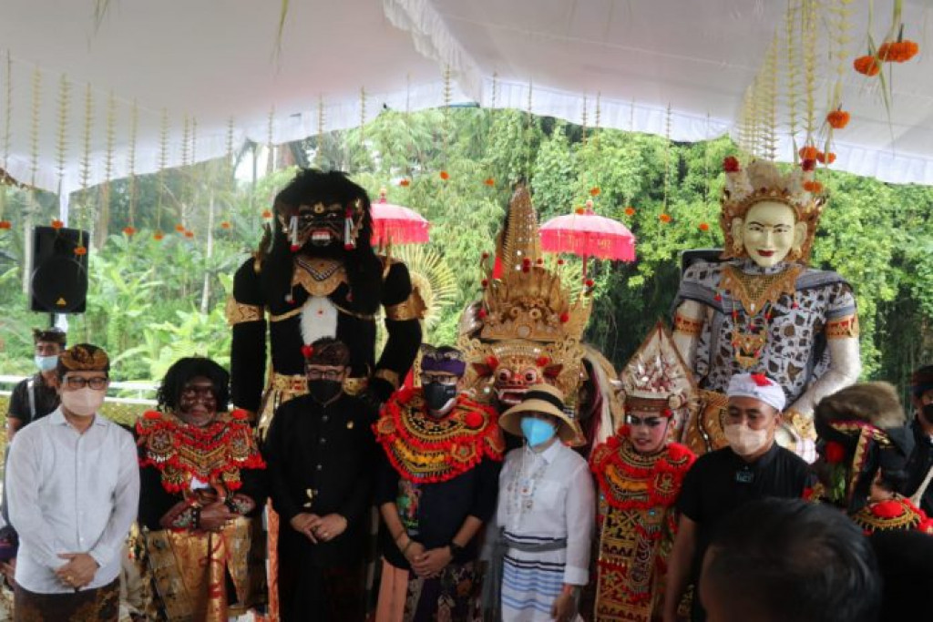 Kunjungan Menparekraf ke Desa Wisata Carangsari