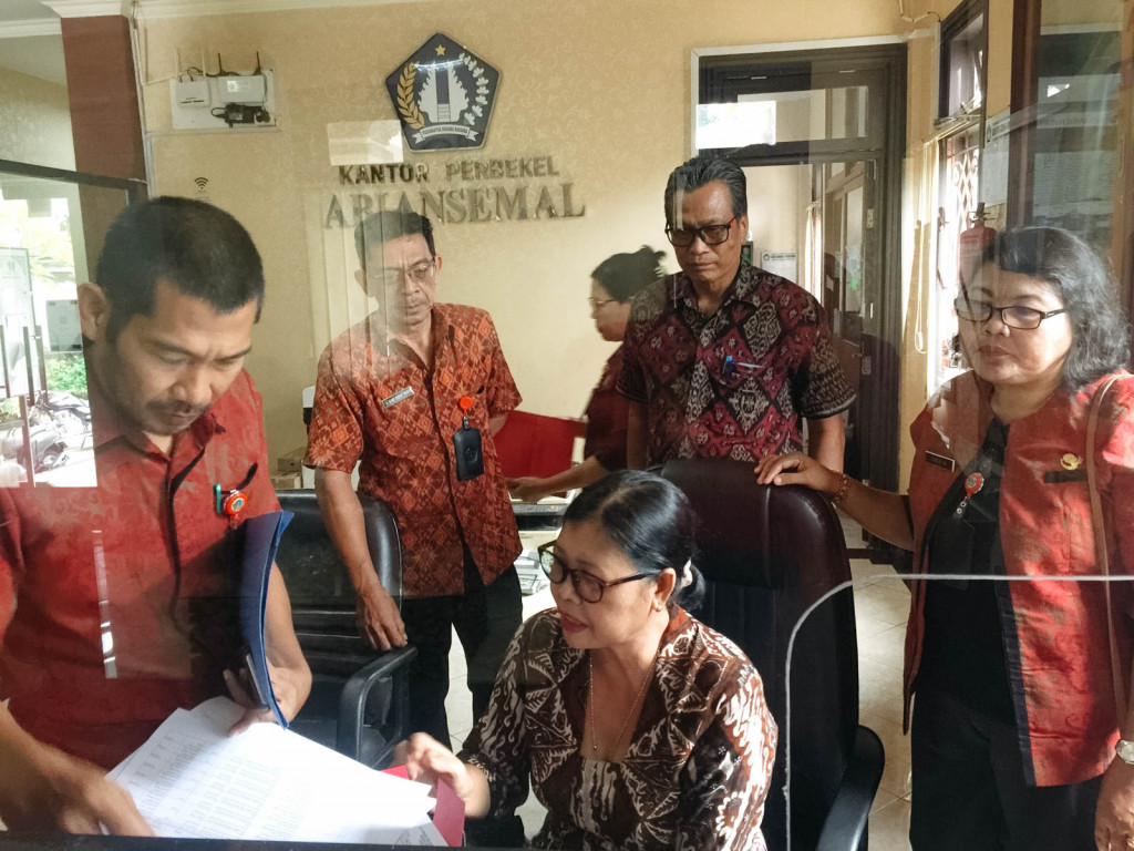 Pembinaan Fasilitasi Pengelolaan Keuangan dan Aset Desa Tahun 2023 di Desa Blahkiuh dan Abiansemal