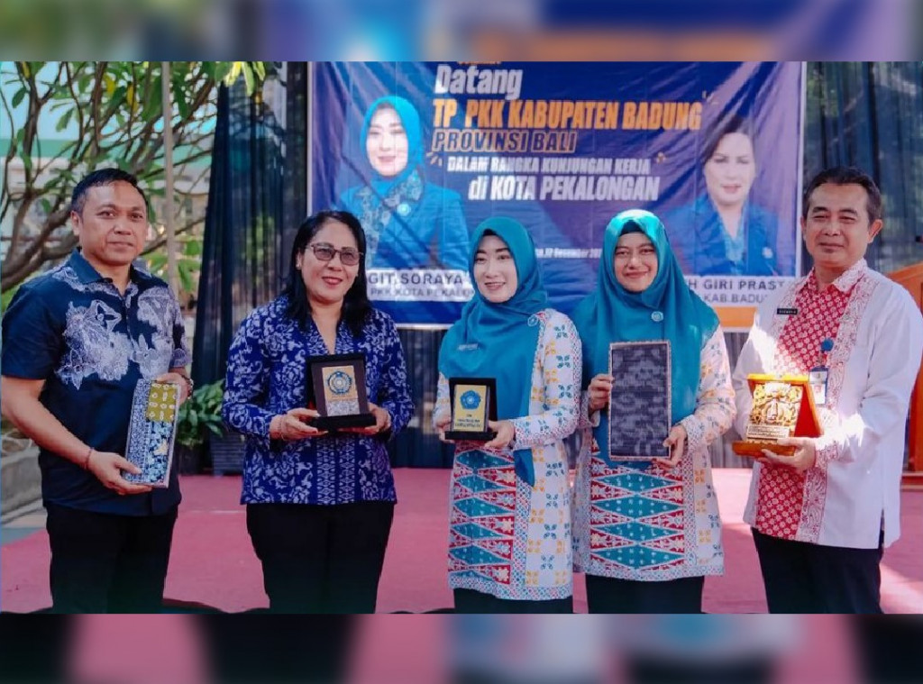 DPMD Kabupaten Badung Bersama TP. PKK Kabupaten Badung Kunjungi Pemkot Pekalongan