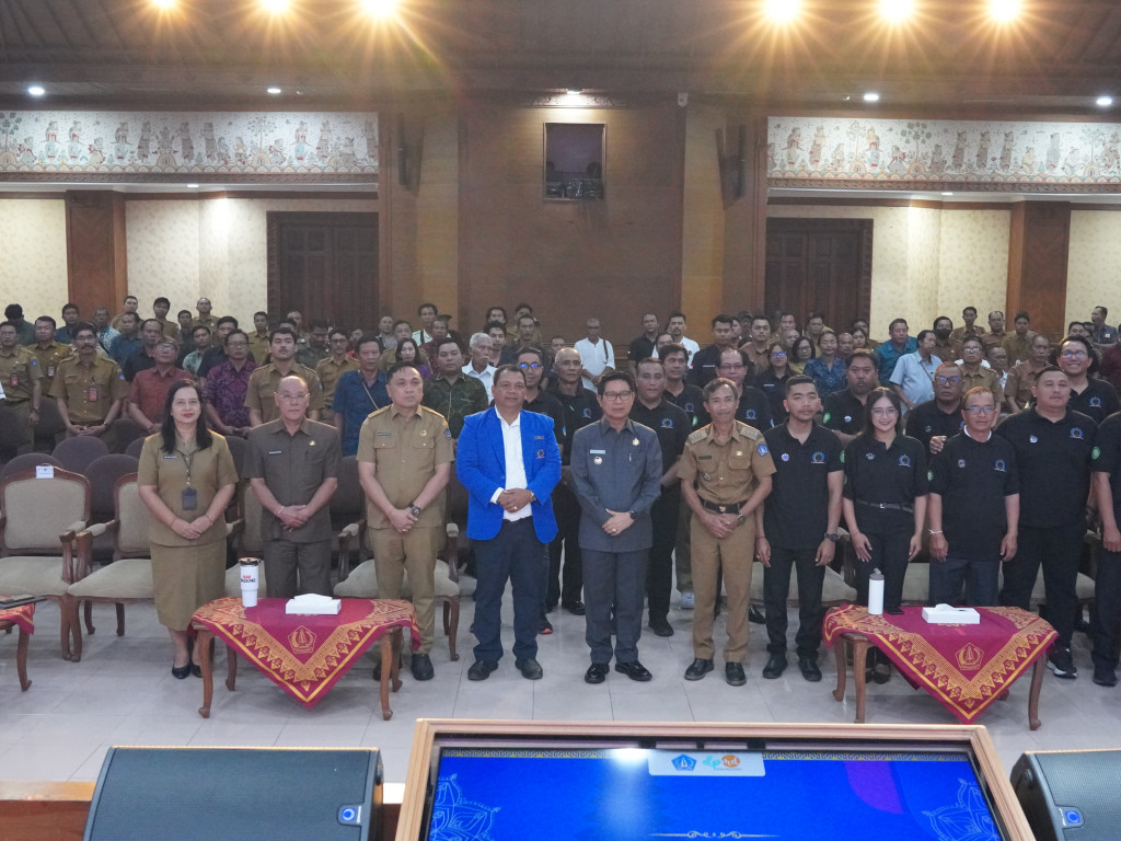 DPMD Badung Gelar Bimtek Peningkatan LPM dan Kukuhkan Pengurus DPD LPM Periode 2025–2030