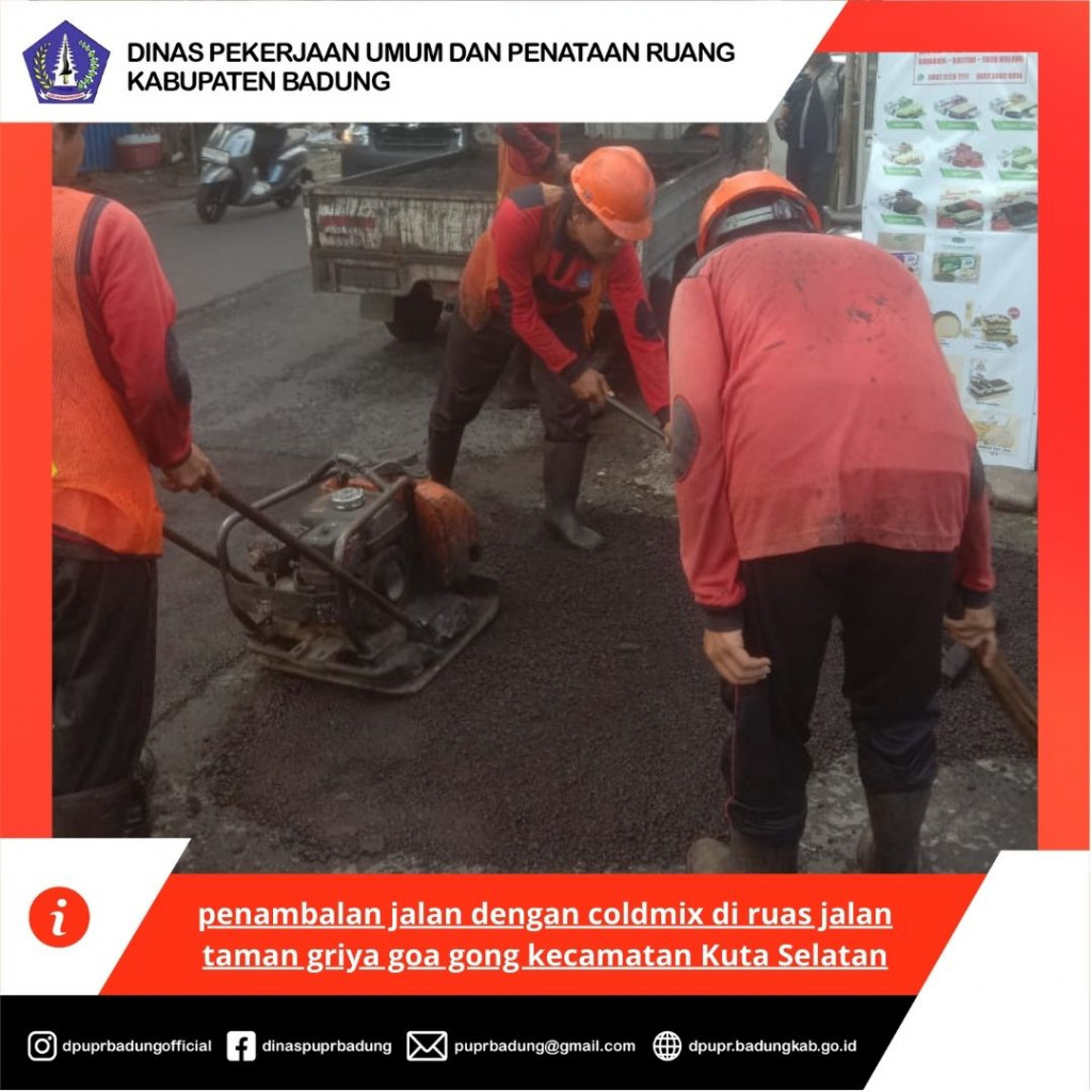 penambalan jalan dengan coldmix di ruas jalan taman griya goa gong kecamatan Kuta Selatan