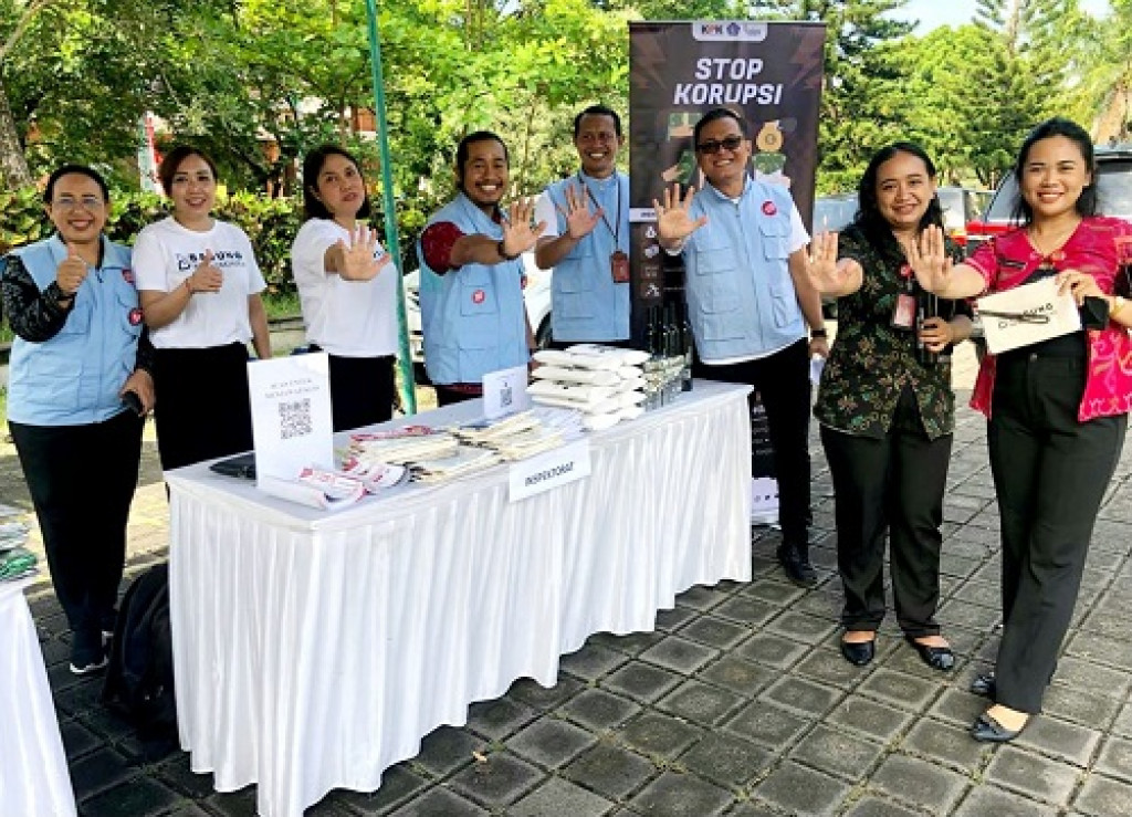 Dalam Rangka Menyambut Hari Raya Galungan dan Dirangkaikan dengan HUT Mangupura ke - 18 Ibu Kota Kabupaten Badung Dinas Koperasi , UKM dan Perdagangan Kabupaten Badung Mengadakan Pasar Murah