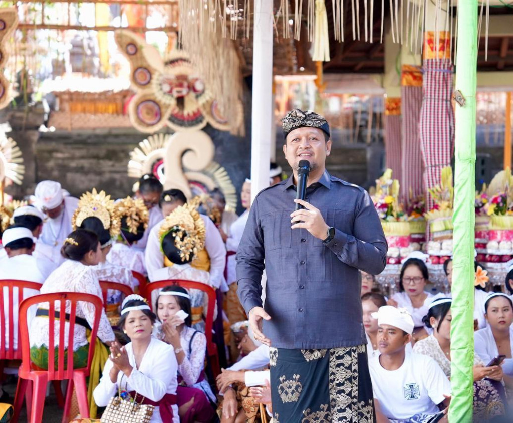Wabup Badung Hadiri Metatah Massal di Pura Prajapati Desa Adat Sobangan