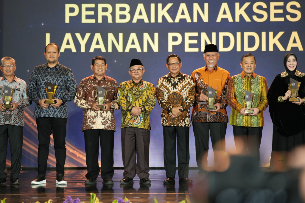 Malam Apresiasi Kinerja Pemerintahan Daerah 2025  Pemkab Badung Raih Penghargaan Layanan Pendidikan