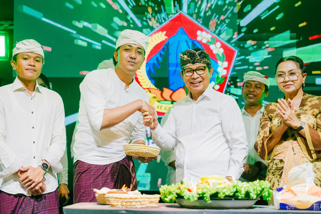 HUT Ke-53 ST. Girindra Putra Banjar Tegalnarungan, Desa Sobangan, Mengwi  Bupati Ingatkan Generasi Muda, Pendidikan Investasi Terbaik